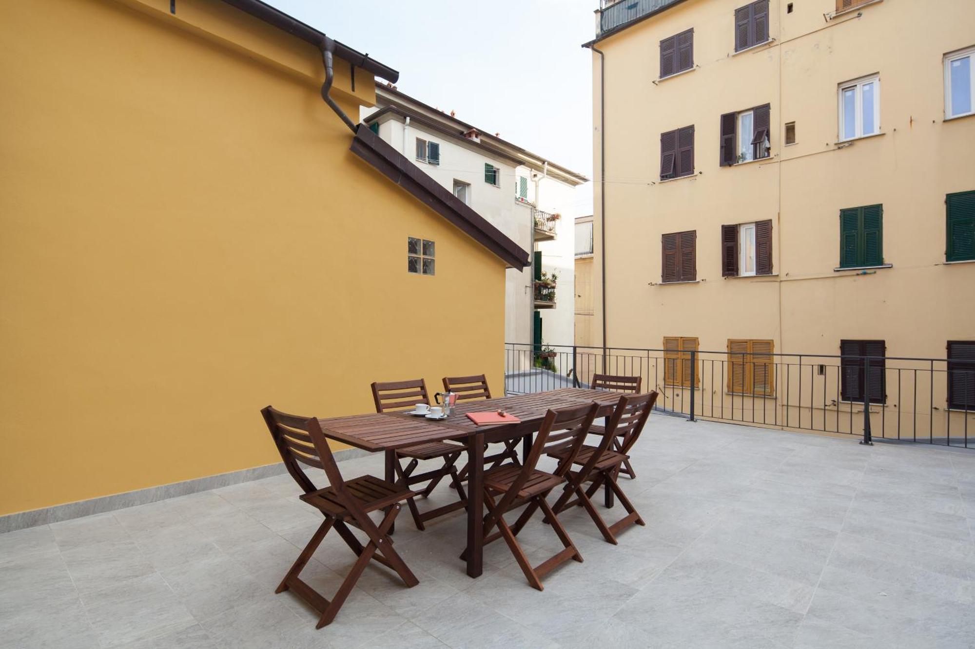La Spezia City Center Apartment: Modern Rooftop Terrace near Cinque Terre Station Exterior photo